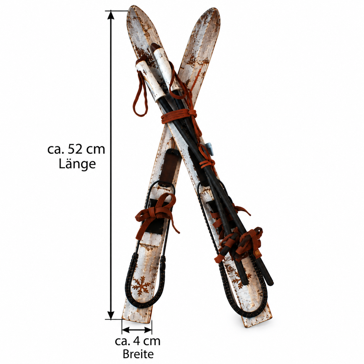 Zwei rustikale Holz-Ski mit Stöcken und Schneeflockenmotiv als alpine Weihnachtsdeko und Winterdekoration, ca. 52 cm lang und 4 cm breit je Ski.