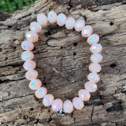 Rosafarbenes Kristallperlen-Armband mit facettierten Glasperlen auf elastischem Band – elegantes Damenarmband von Stubenmuckelig
